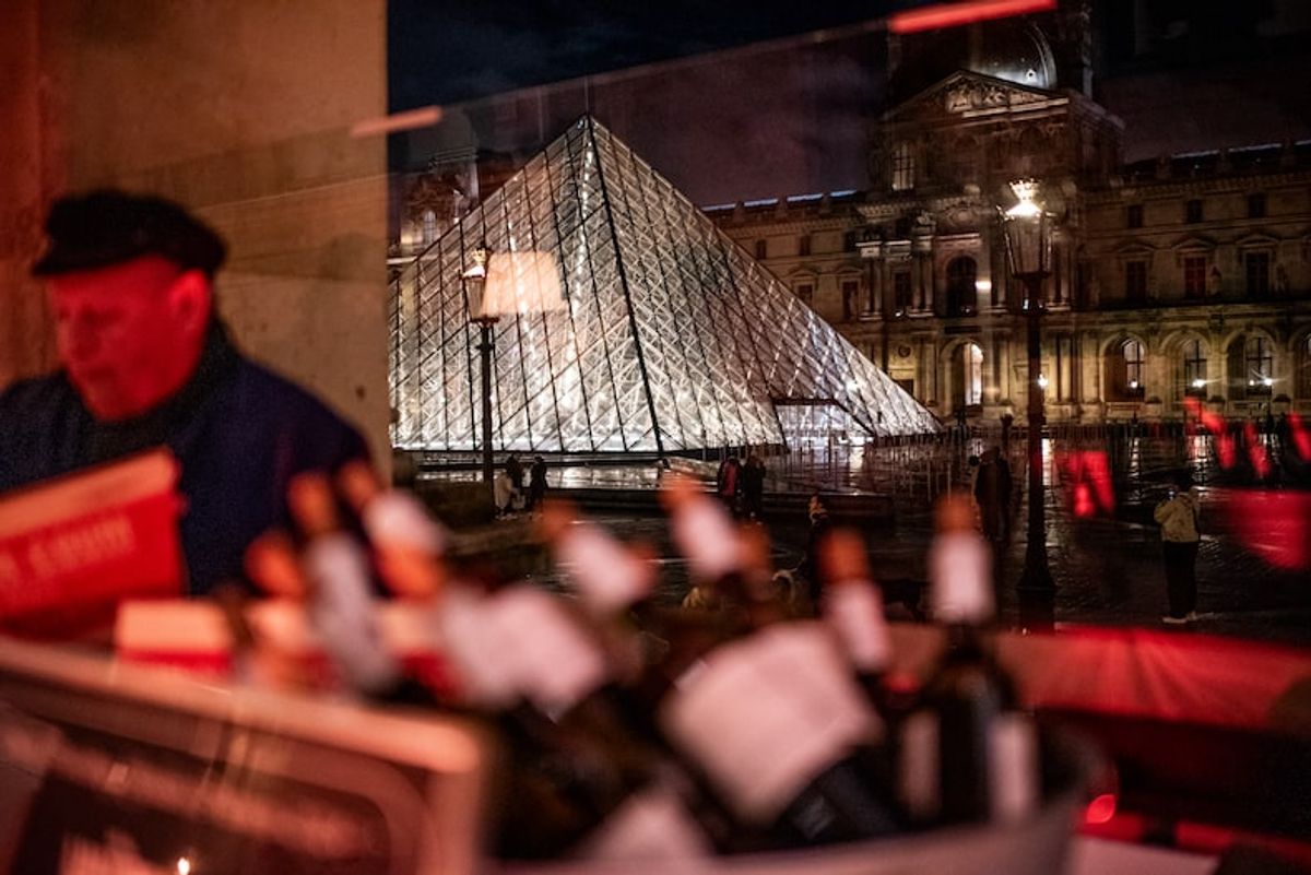 Ce truc pointu ? Trois fois rien, juste un tout petit monument parisien... 